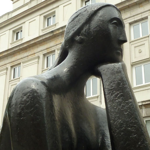 la Pensadora