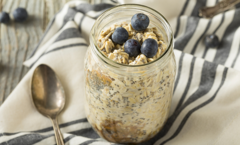 Overnight Breakfast Oats Photo 87688411 © Bhofack2 | Dreamstime.com